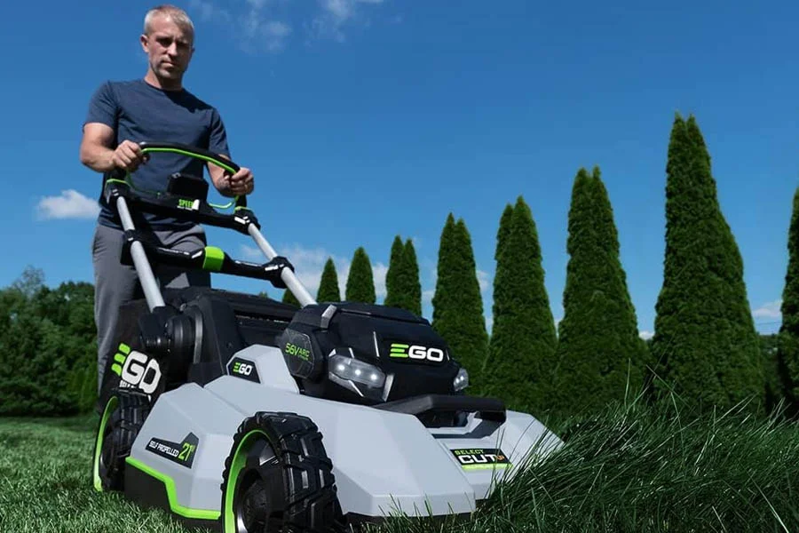 battery charged lawn mower